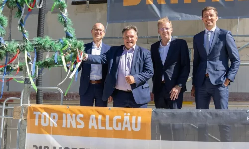 Ten Brinke und BayernHeim Richtfest für 218 geförderte Wohnungen in Kaufbeuren